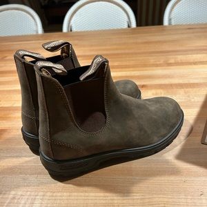 Blundstone 585 boots US woman’s size 10 Australian/UK  size 7 Rustic Brown.